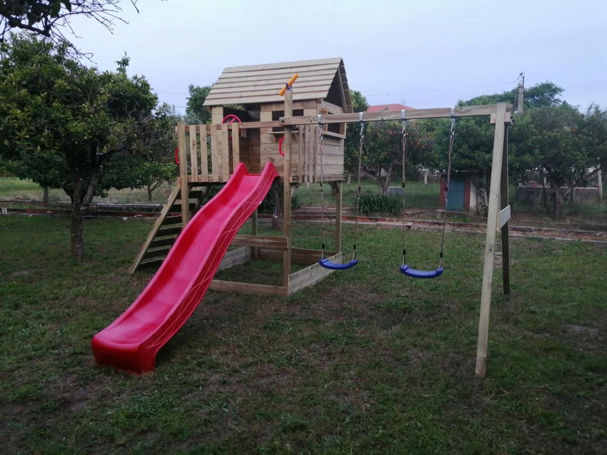 Casa Das Laranjeiras E Parque Infantil アゼイタオン エクステリア 写真
