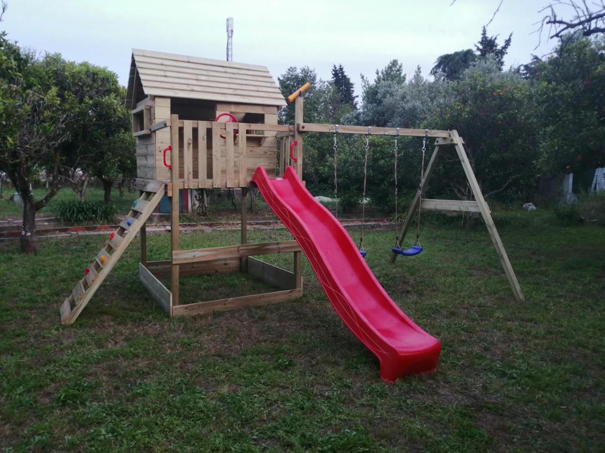 Casa Das Laranjeiras E Parque Infantil アゼイタオン エクステリア 写真